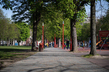 https://www.lille.fr/var/www/storage/images/mediatheque/mairie-de-lille/actualites/images/2023/juin-2023/parc-jb-lebas/3300397-1-fre-FR/parc-JB-lebas_news_image_top.jpg